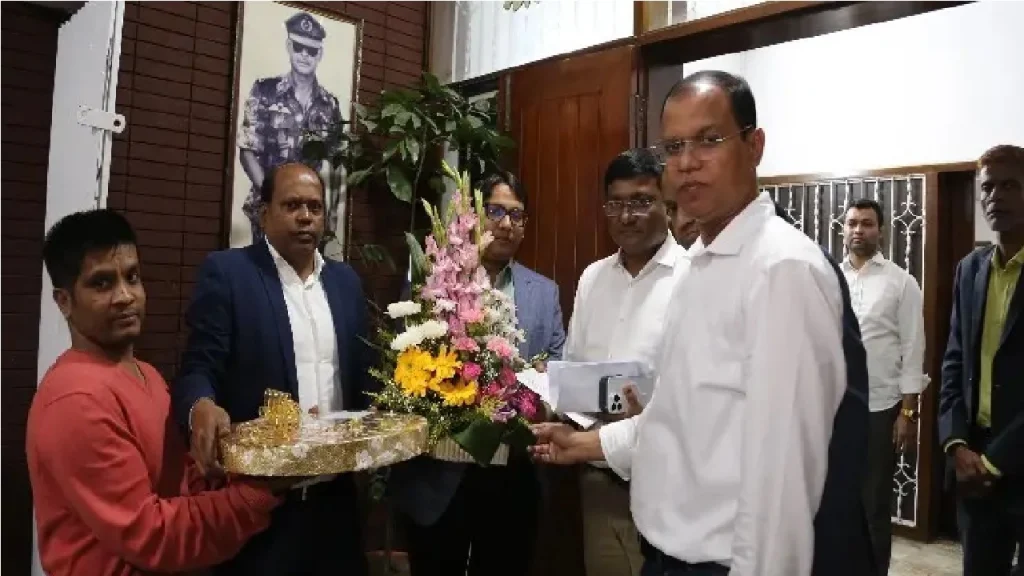 তারেক রহমানকে মিষ্টি পাঠিয়েছেন পশ্চিমবাংলার মুখ্যমন্ত্রী মমতা বন্দ্যোপাধ্যায়