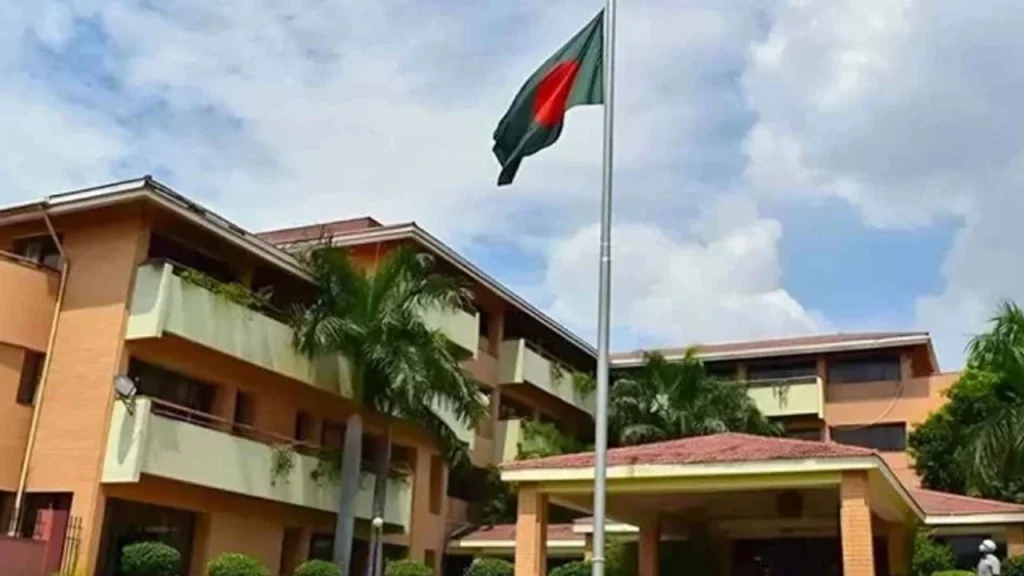 নতুন সরকার দায়িত্ব নেয়ার পরই দিল্লিতে বাংলাদেশের ভিসা সেবা পুনরায় চালু